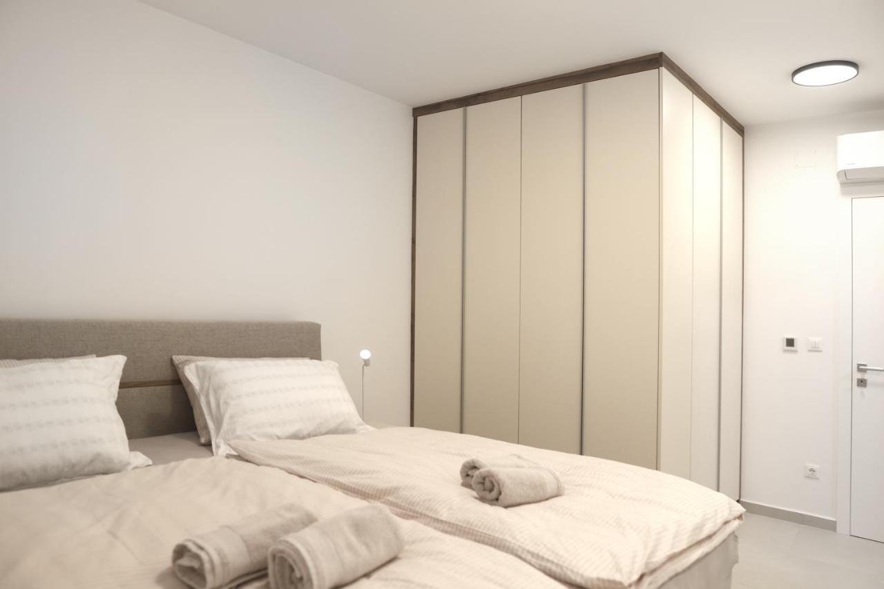 Brand New Apartment With Private Pool Njivice Kültér fotó